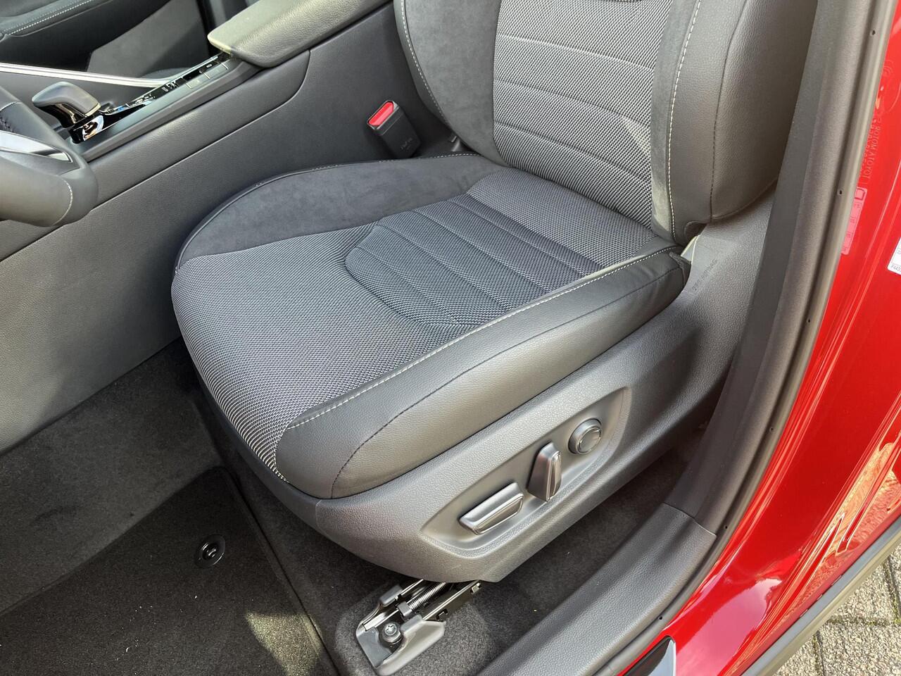 Toyota C-HR 2.0 Plug-in Hybrid 220 Executive | ¤ 2.500 extra inruilwaarde |