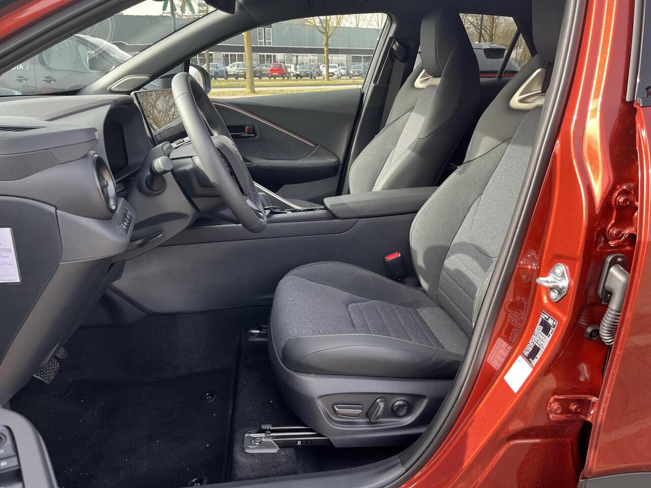 Toyota C-HR 2.0 Plug-in Hybrid 220 Executive | All-in prijs | Apple/Android | Stoel/Stuurverwarming | Camera |