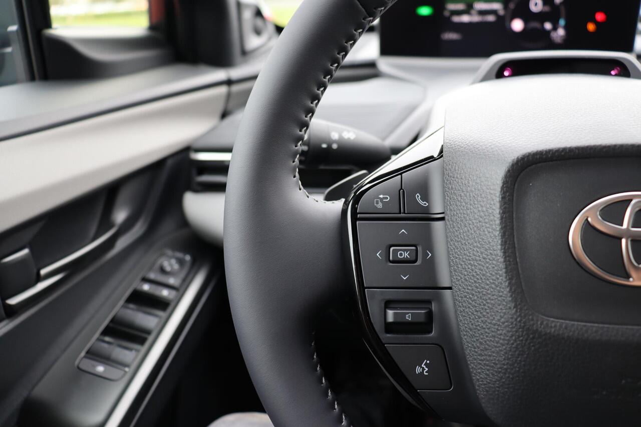 Toyota C-HR Executive AWD 77 kWh, Pano, JBL, 360 Camera, Apple Carplay / Android Auto.