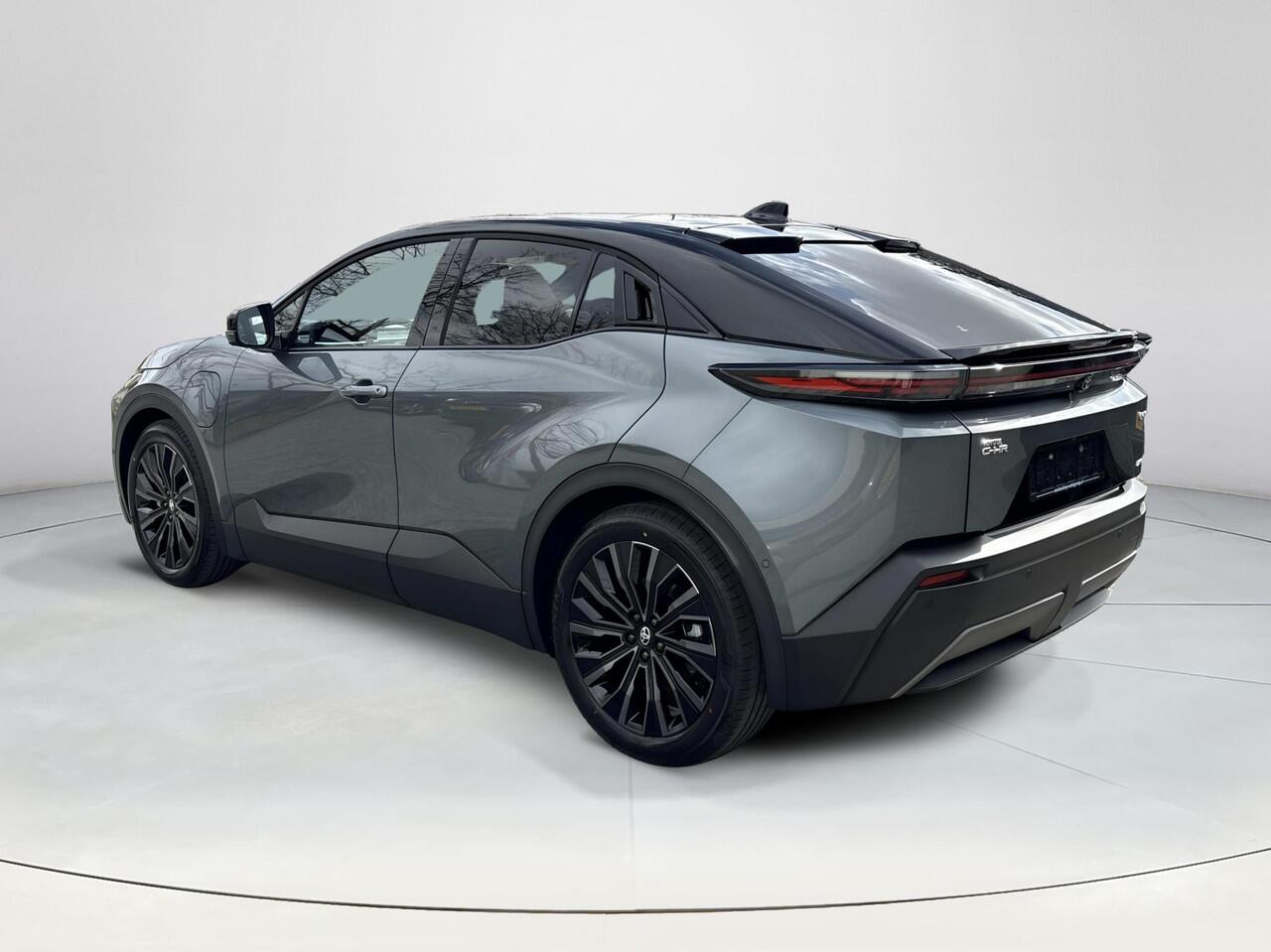 Toyota C-HR Executive AWD 77 kWh **MINERAL METALIC/ NIEUWE AUTO/ DIRECT LEVERBAAR**