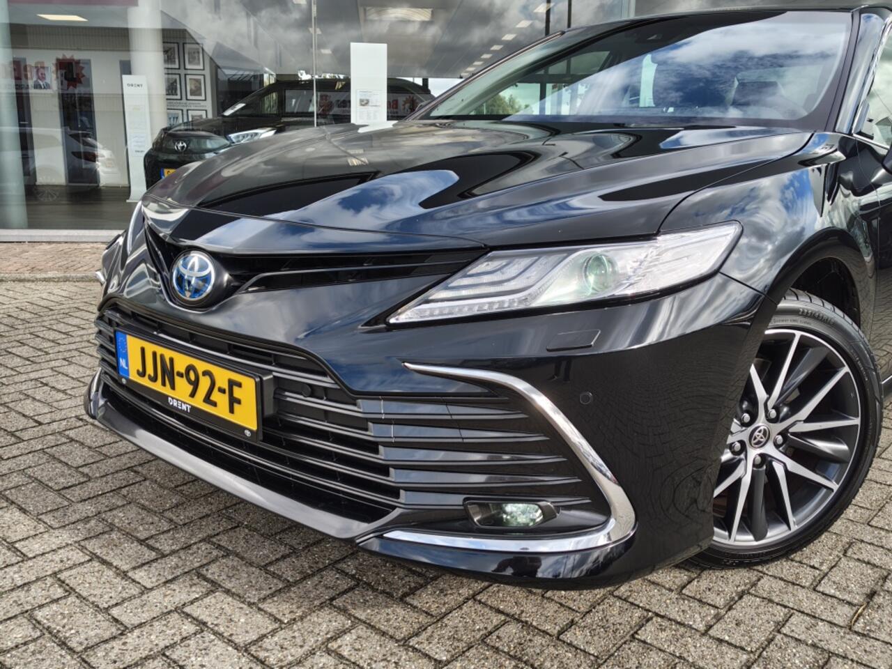 Toyota CAMRY 2.5 Hybrid Executive | Leder | Sensoren v/a | Navi | Stoelverwar