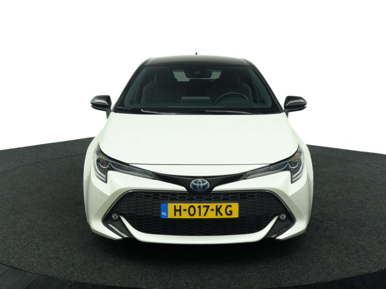 Toyota COROLLA 2.0 Hybrid Style | Parkeersensoren Rondom | Navigatie | Stoelverwarming | Draadloos Telefoonlader |