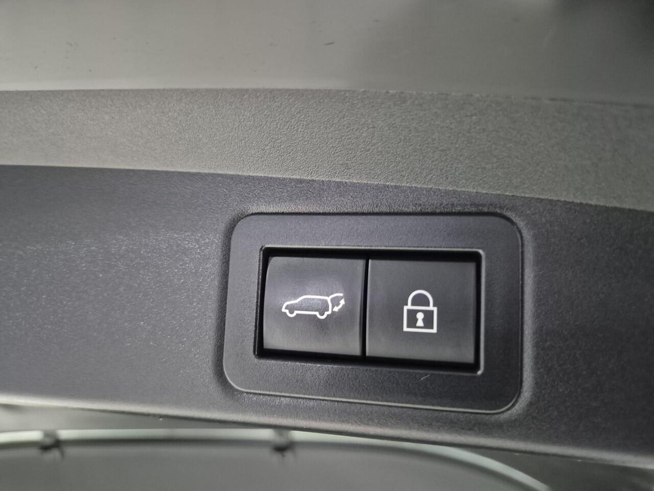 Toyota COROLLA Touring Sports 2.0 Hybrid Executive | Lichtmetalen velgen | Luxe bekleding | Dealer onderhouden |