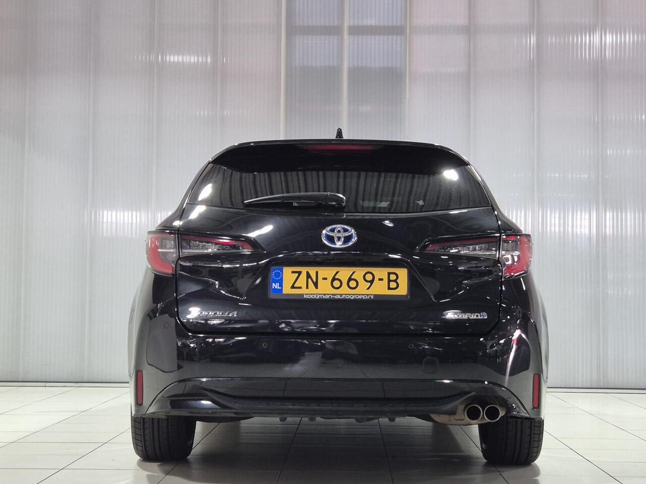 Toyota COROLLA Touring Sports 2.0 Hybrid Executive | Lichtmetalen velgen | Luxe bekleding | Dealer onderhouden |