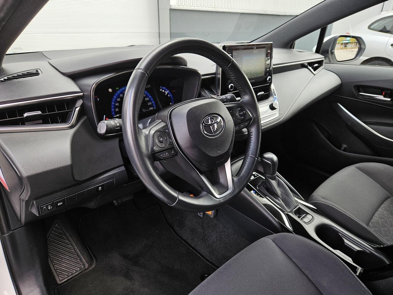 Toyota COROLLA 1.8 Hybrid First Edition Hatchback | Full Map Navigatie | Achteruitrijcamera | Garantie t/m 06-2029 of 200.000km