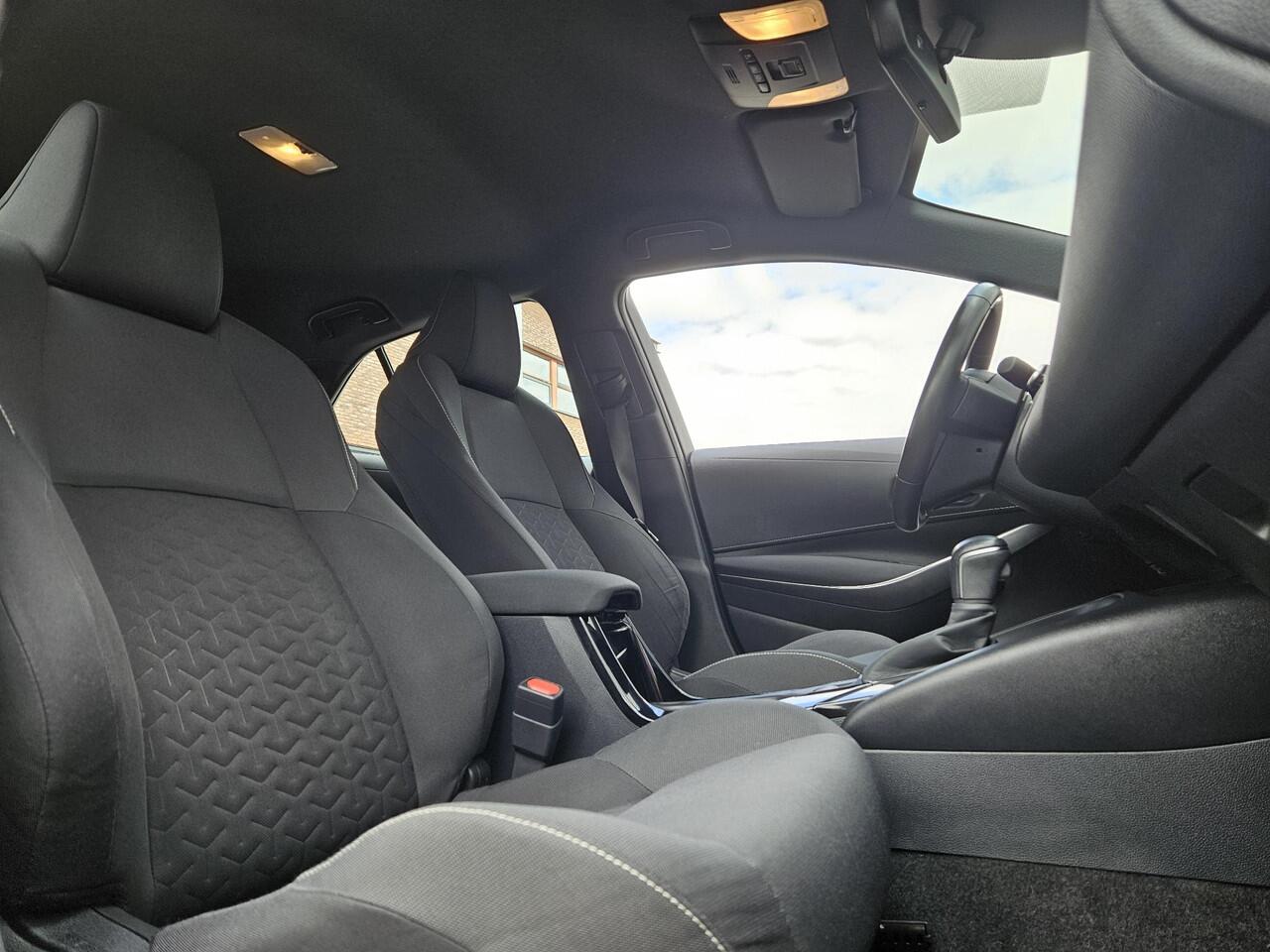 Toyota COROLLA 1.8 Hybrid First Edition Hatchback | Full Map Navigatie | Achteruitrijcamera | Garantie t/m 06-2029 of 200.000km