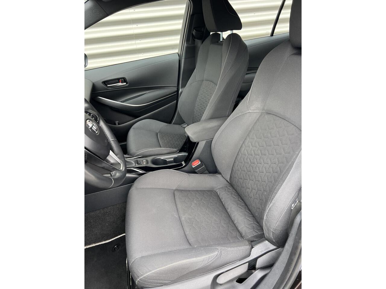 Toyota COROLLA Touring Sports 1.8 Hybrid Trekhaak Business Camera