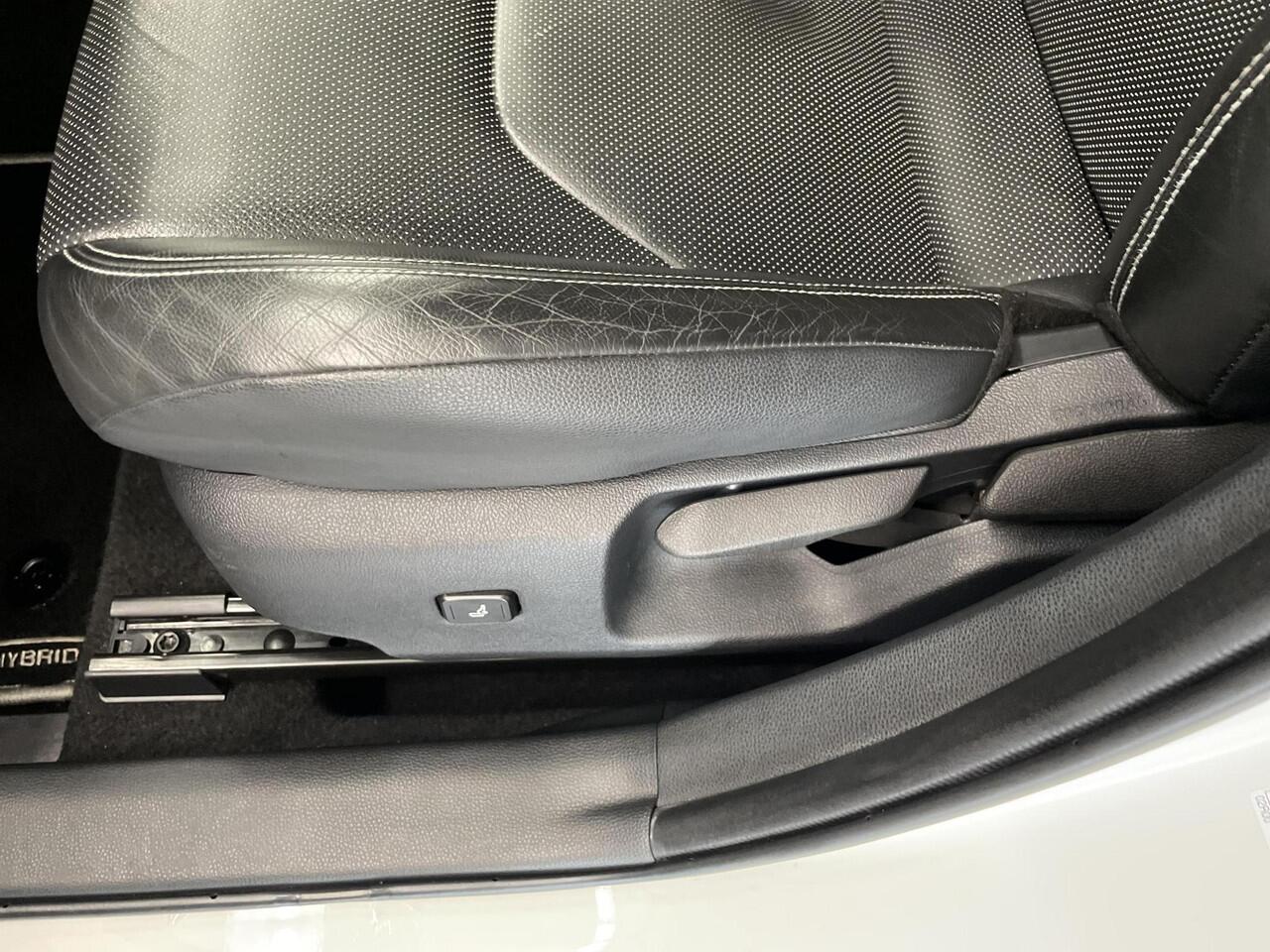 Toyota COROLLA Touring Sports 2.0 Hybrid Premium