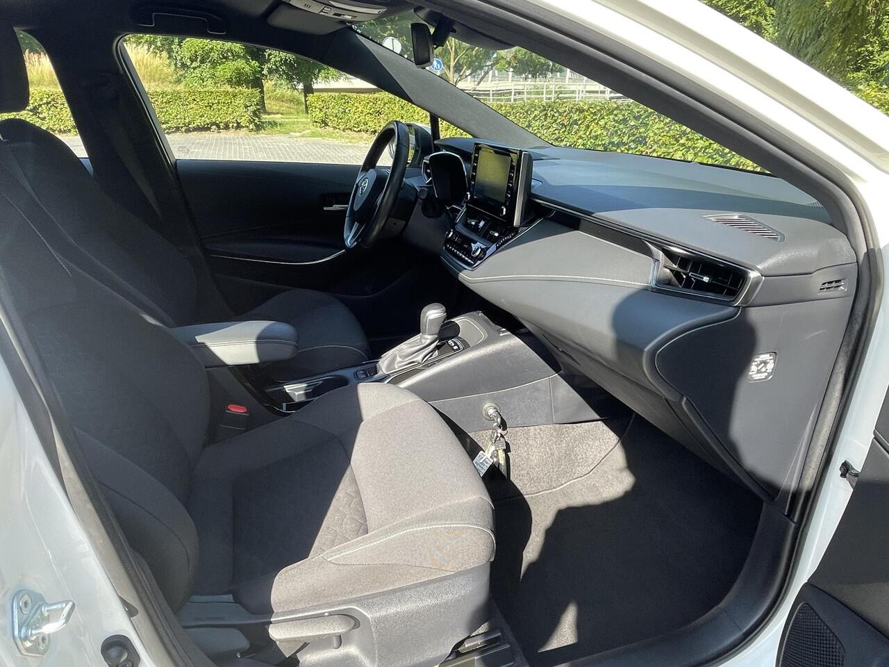 Toyota COROLLA 1.8 Hybrid Style Bearlock