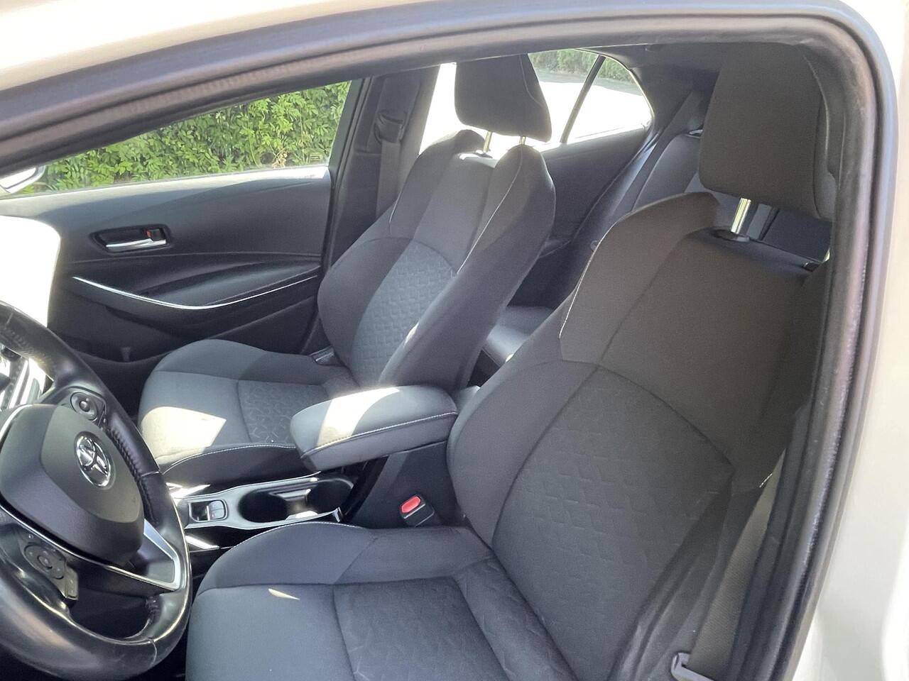 Toyota COROLLA 1.8 Hybrid Style Bearlock