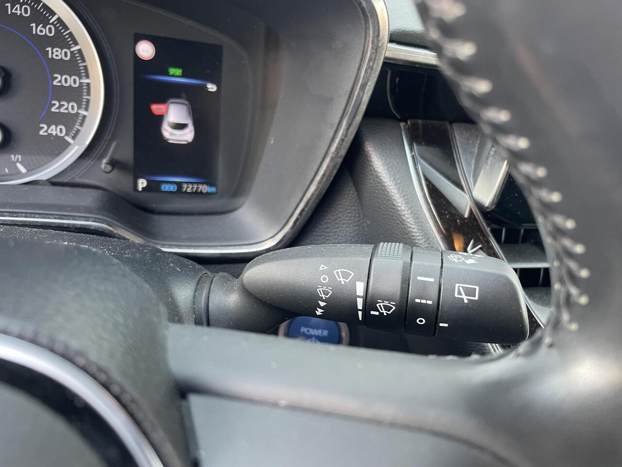 Toyota COROLLA 1.8 Hybrid Active | trekhaak | Org NL en Dealeronderhouden |