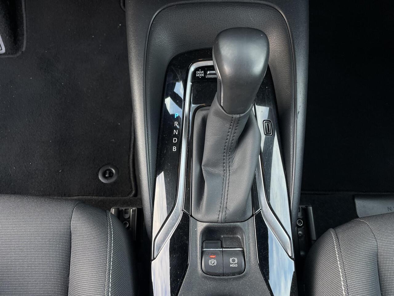 Toyota COROLLA 1.8 Hybrid Active | trekhaak | Org NL en Dealeronderhouden |