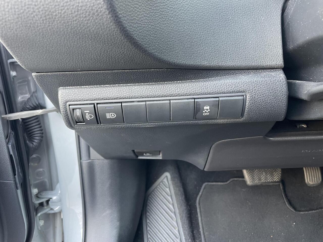 Toyota COROLLA 1.8 Hybrid Active | trekhaak | Org NL en Dealeronderhouden |