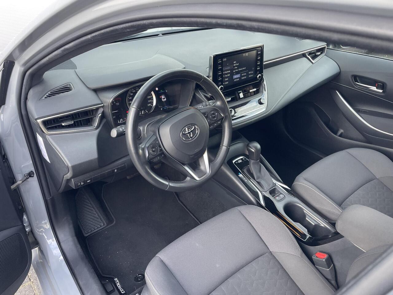 Toyota COROLLA 1.8 Hybrid Active | trekhaak | Org NL en Dealeronderhouden |