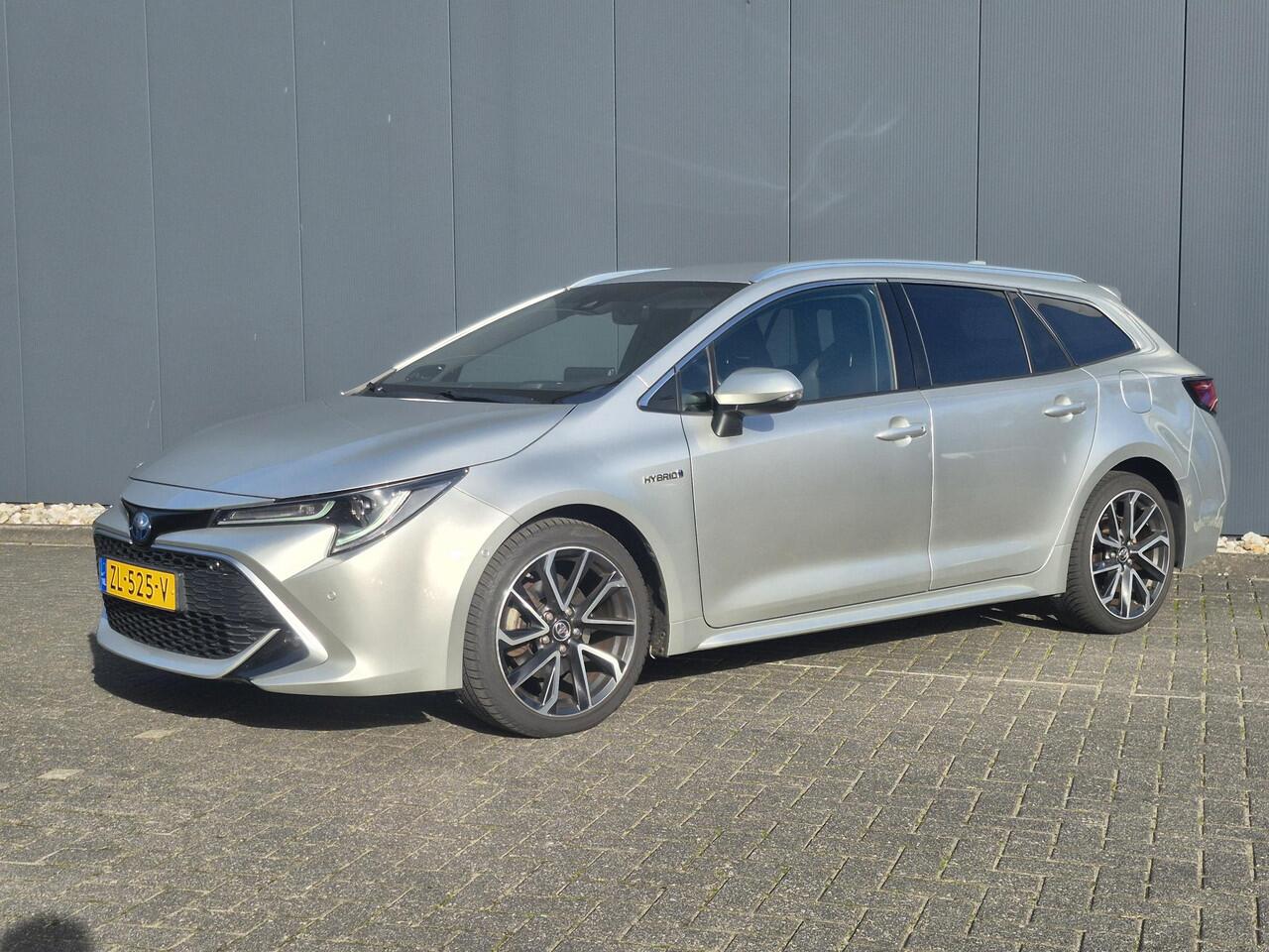 Toyota COROLLA Touring Sports 2.0 Hybrid Business Sport Intro