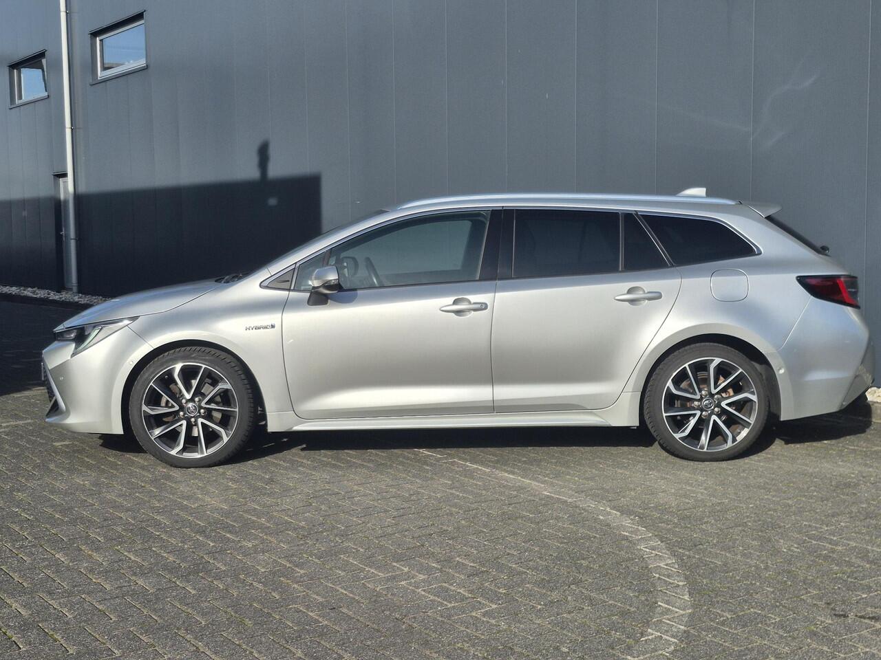 Toyota COROLLA Touring Sports 2.0 Hybrid Business Sport Intro