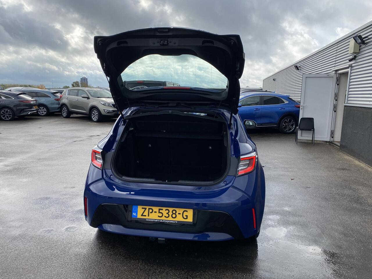 Toyota COROLLA 1.8 Hybrid First Edition Trekhaak, navigatie, Volledig dealeronderhouden, adaptieve cruise control, keyless start, achteruitrij camera, automaat!