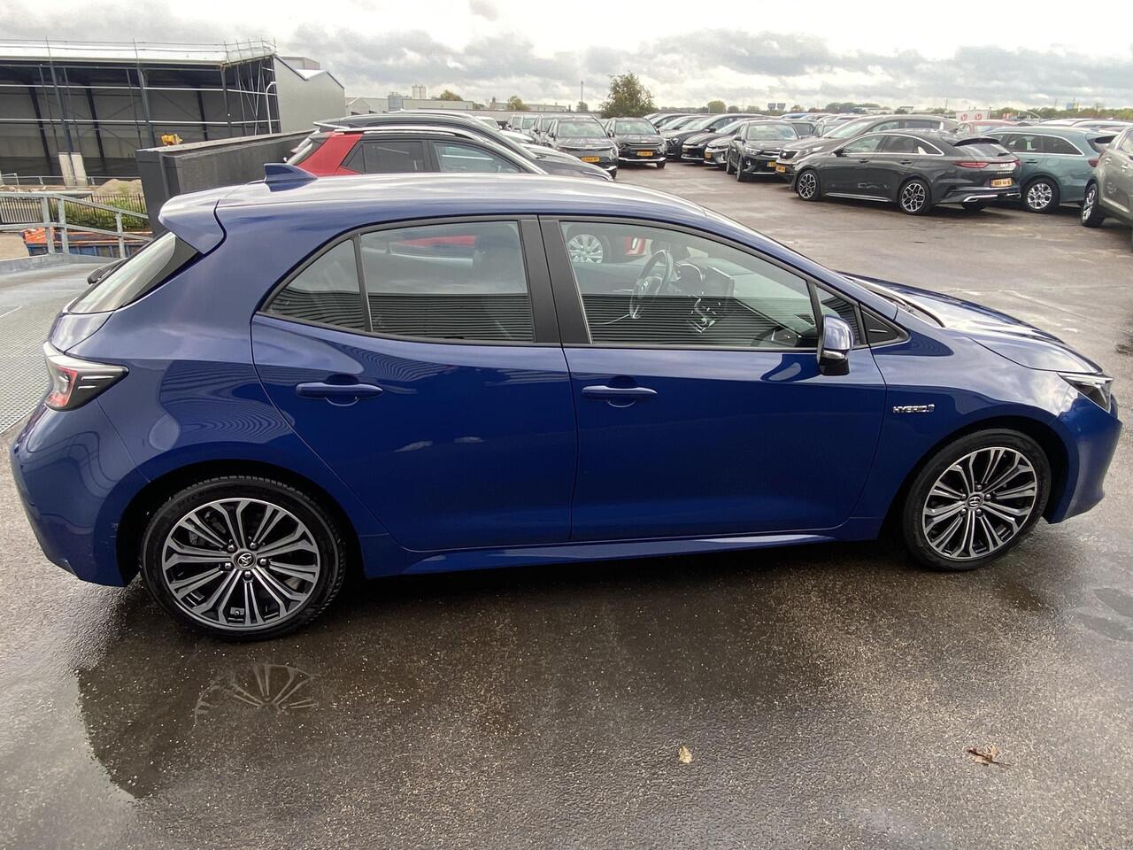 Toyota COROLLA 1.8 Hybrid First Edition Trekhaak, navigatie, Volledig dealeronderhouden, adaptieve cruise control, keyless start, achteruitrij camera, automaat!