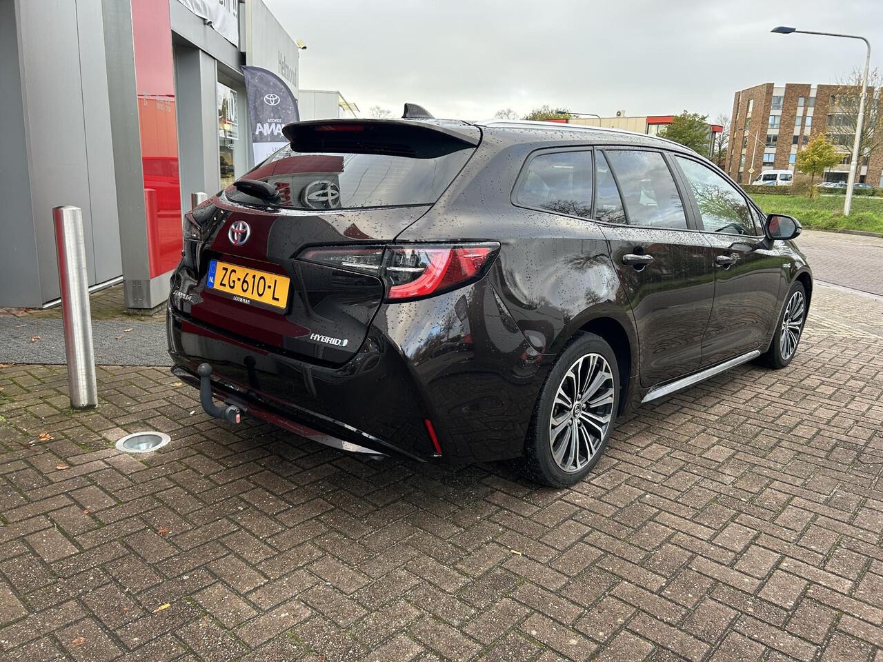 Toyota COROLLA Touring Sports 1.8 Hybrid First Edition