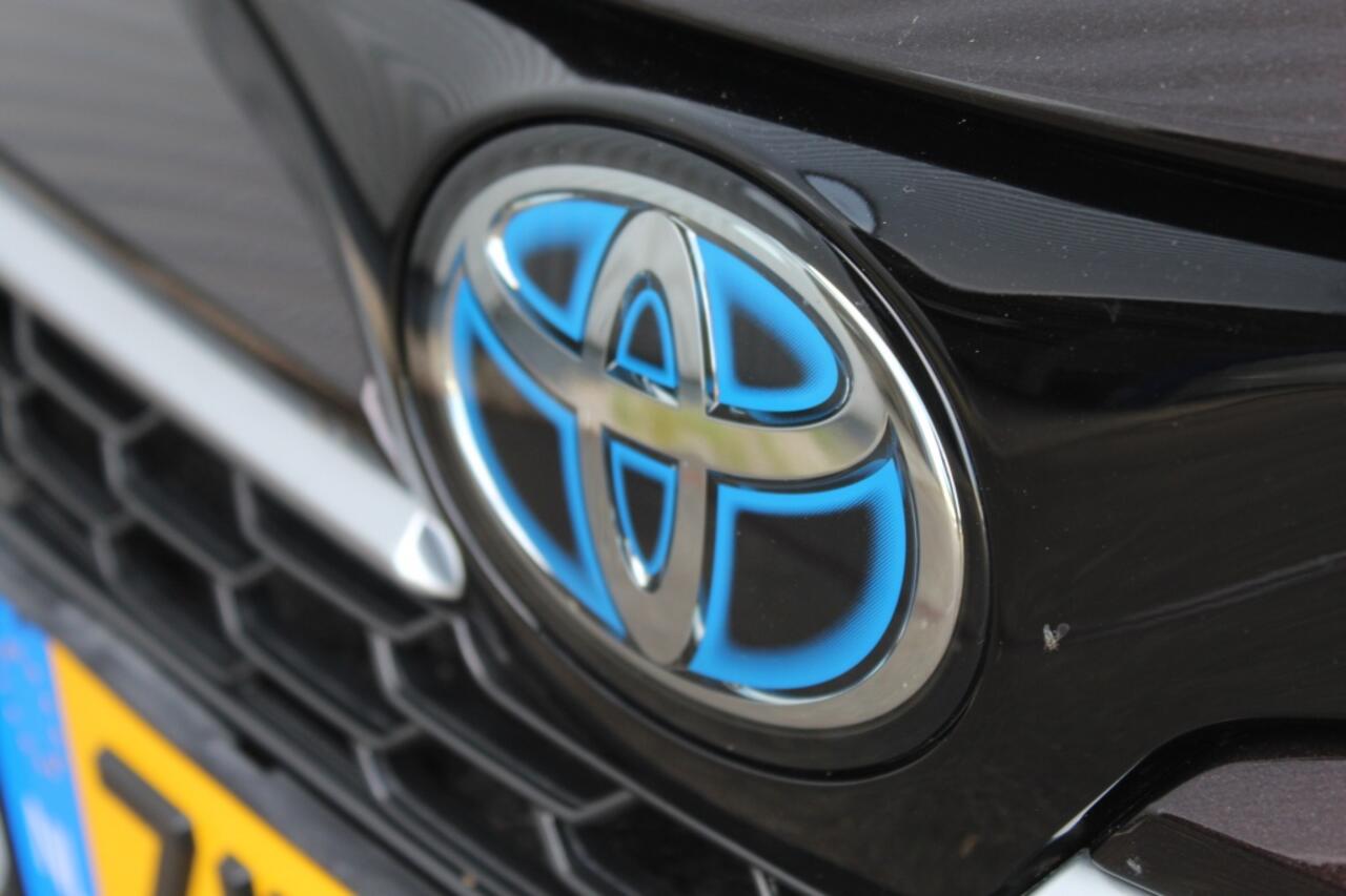 Toyota COROLLA 1.8 Hybrid Executive 5 drs. Panoramisch schuif/kanteldak