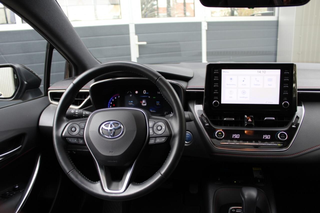 Toyota COROLLA 1.8 Hybrid Executive 5 drs. Panoramisch schuif/kanteldak
