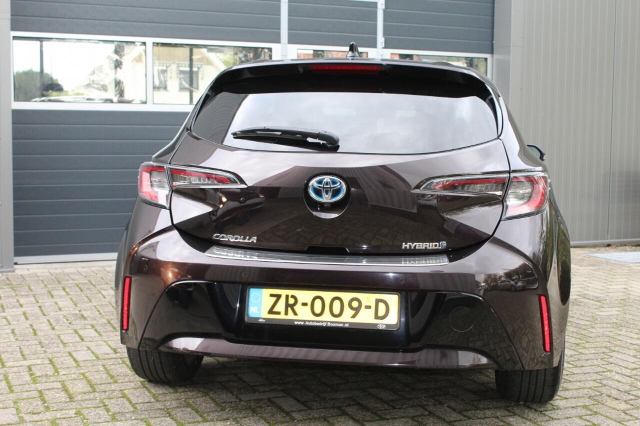 Toyota COROLLA 1.8 Hybrid Executive 5 drs. Panoramisch schuif/kanteldak
