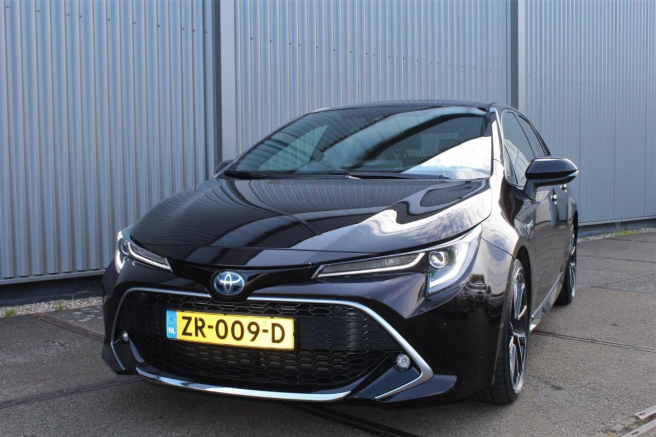 Toyota COROLLA 1.8 Hybrid Executive 5 drs. Panoramisch schuif/kanteldak