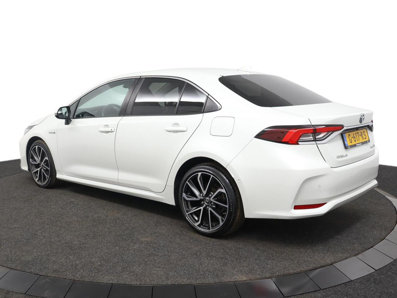Toyota COROLLA 1.8 Hybrid Executive | Adaptive Cruise Control | Navigatie | Apple Carplay | Android Auto | Parkeersensoren | Head up display | Achteruitrijcamera |