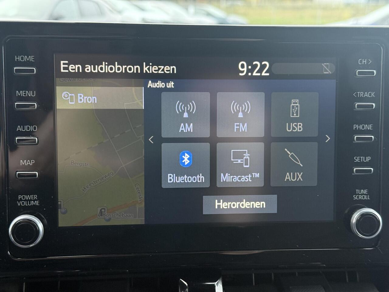 Toyota COROLLA 1.8 Hybrid Executive **NAVIGATIE/ PARKEERSENSOREN/ KEYLESS/ 36 MAANDEN GARANTIE**