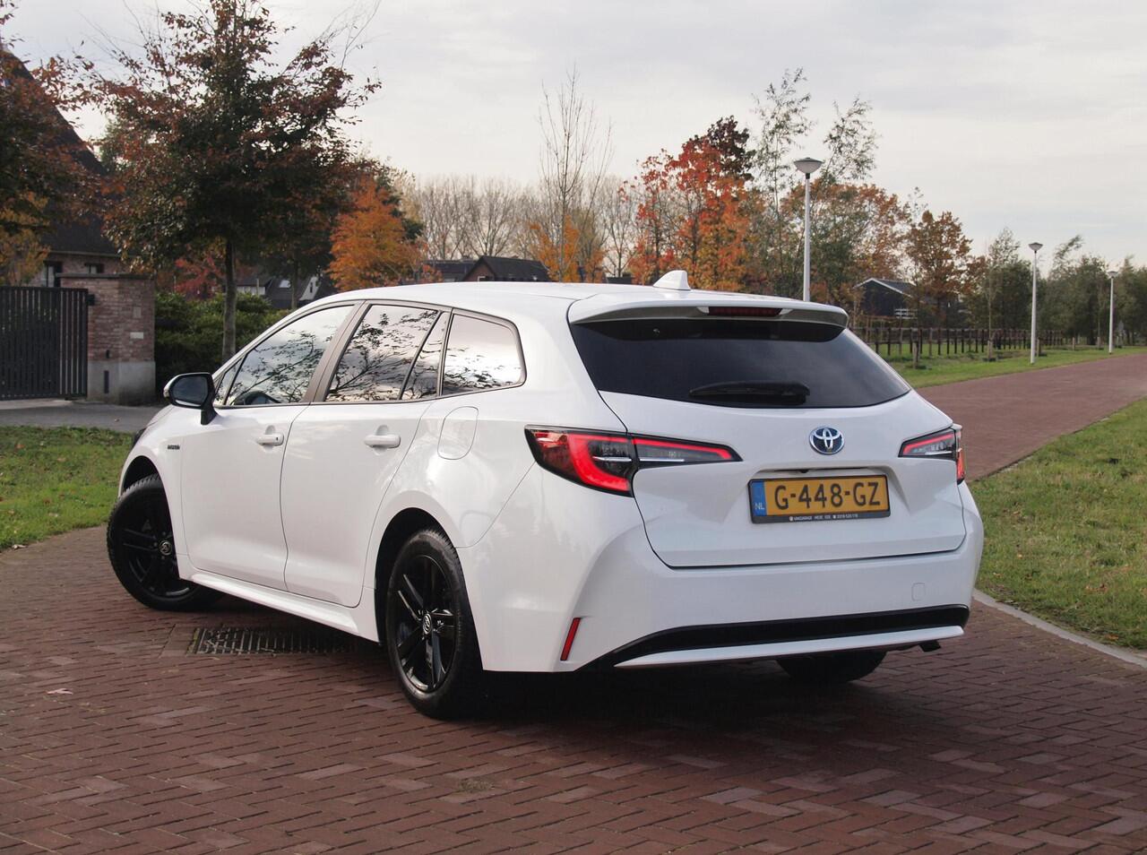 Toyota COROLLA Touring Sports 1.8 Hybrid | Camera | Apple Carplay | Cruise Control | Navi |