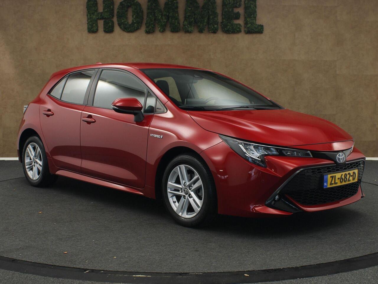 Toyota COROLLA 1.8 Hybrid Active Plus APPLE CARPLAY/ANDROID AUTO - ADAPTIEVE CRUISE CONTROL - PARKEERSENSOREN VOOR - ACHTERUITRIJ CAMERA - NAVIGATIE - CLIMATE CONTROL - DRAADLOZE TELEFOONLADER