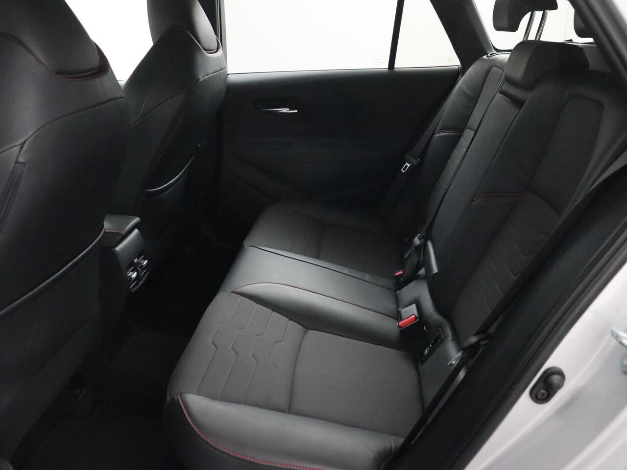 Toyota COROLLA Touring Sports 2.0 Hybrid Executive JBL | Trekhaak | Camera | Navigatie!