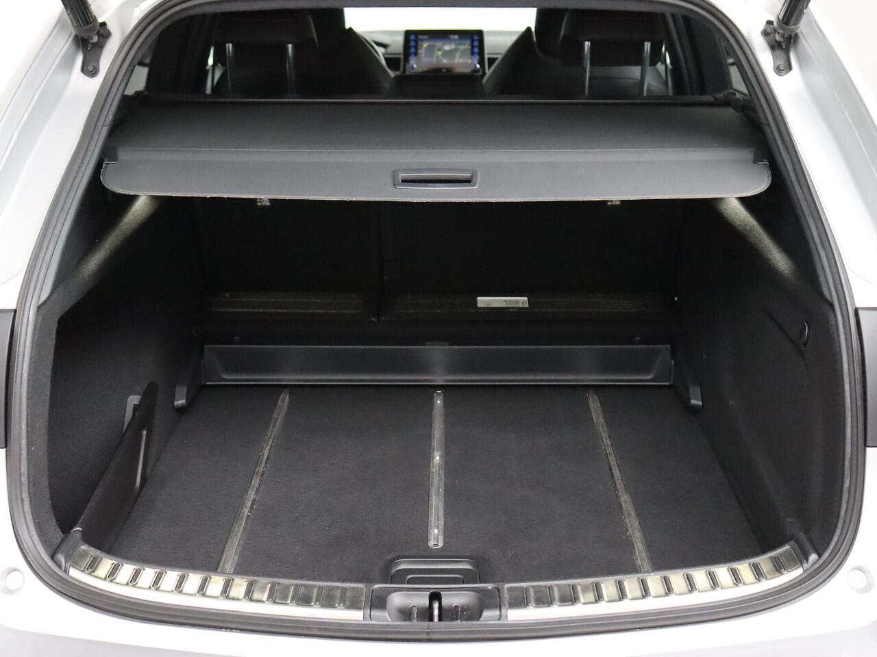 Toyota COROLLA Touring Sports 2.0 Hybrid Executive JBL | Trekhaak | Camera | Navigatie!