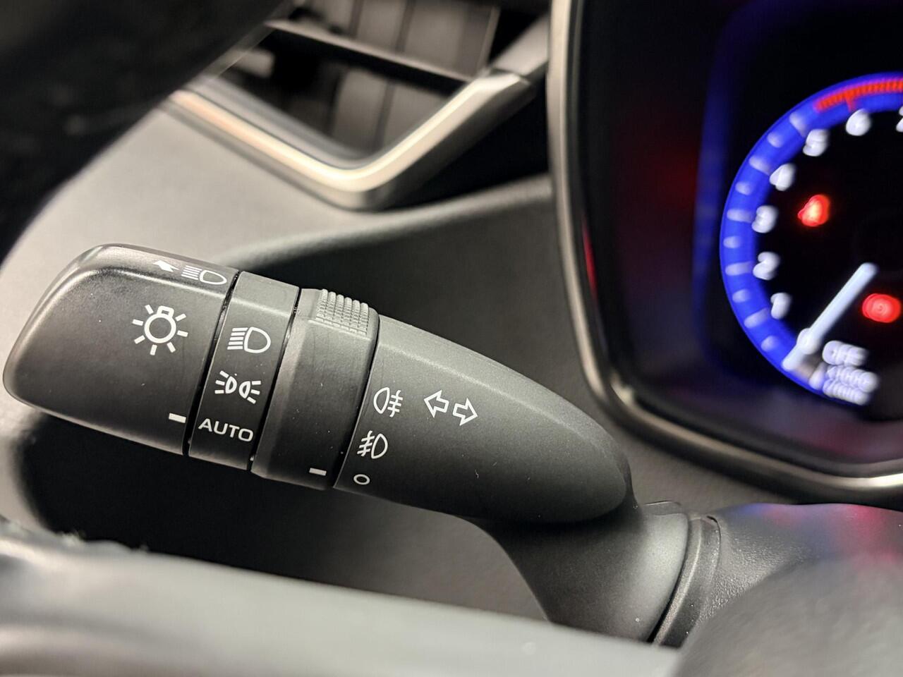 Toyota COROLLA 1.8 Hybrid Business Intro