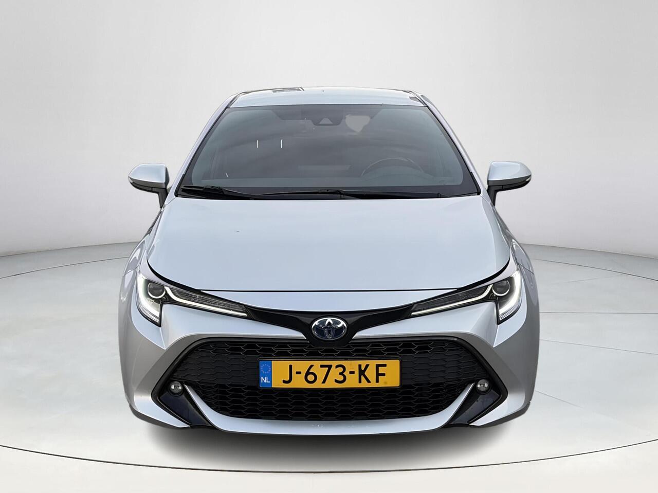 Toyota COROLLA 1.8 Hybrid Business Intro