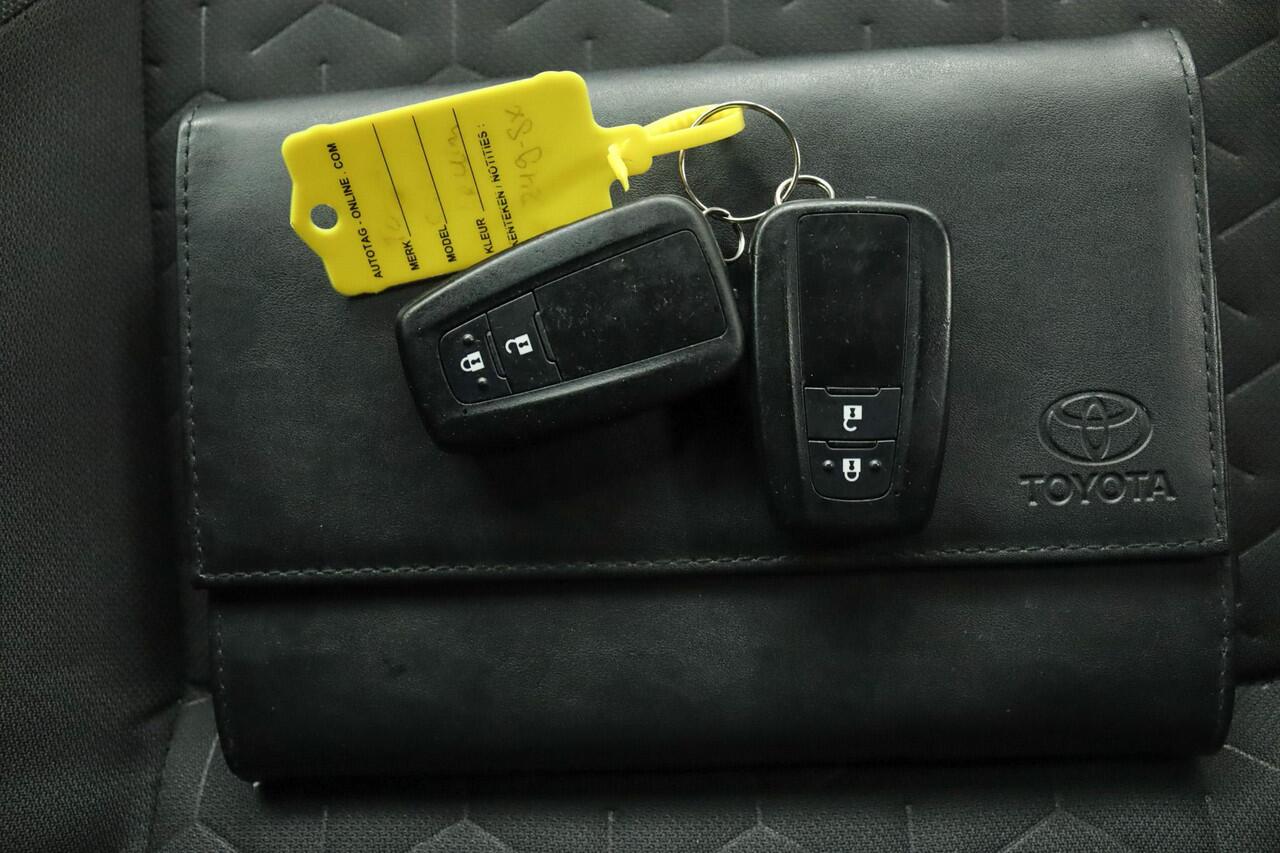 Toyota COROLLA Touring Sports 2.0 Hybrid First Edition | Adaptive Cruise Control | Navigatie | Apple Carplay | Android Auto | Stoelverwarming | Open dak |