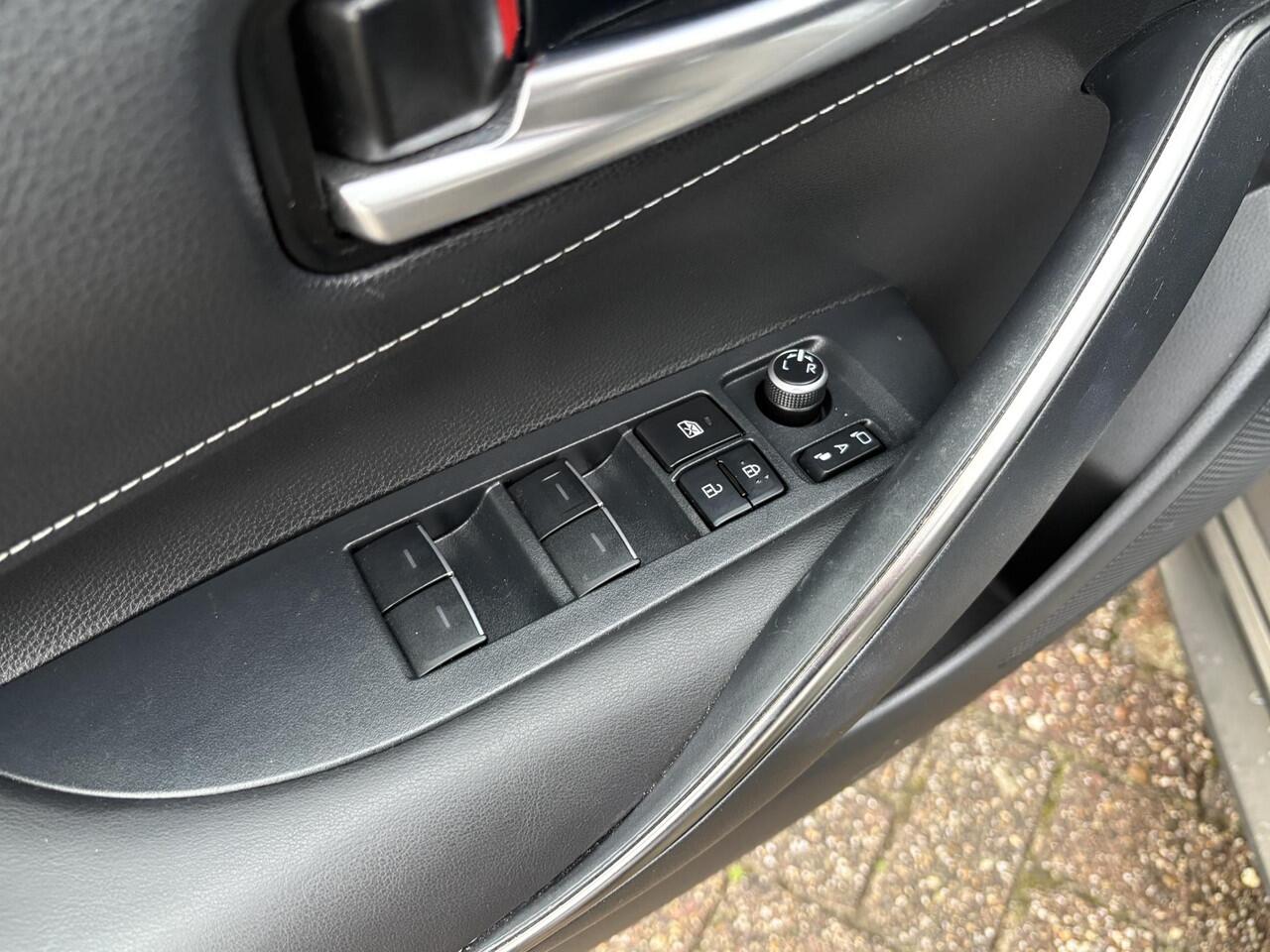 Toyota COROLLA 2.0 Hybrid Style 180 pk | Trekhaak
