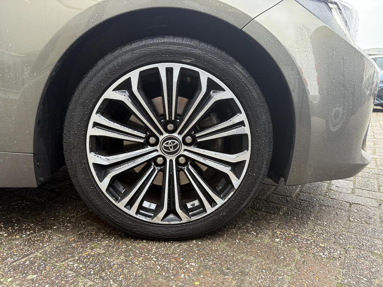Toyota COROLLA 2.0 Hybrid Style 180 pk | Trekhaak