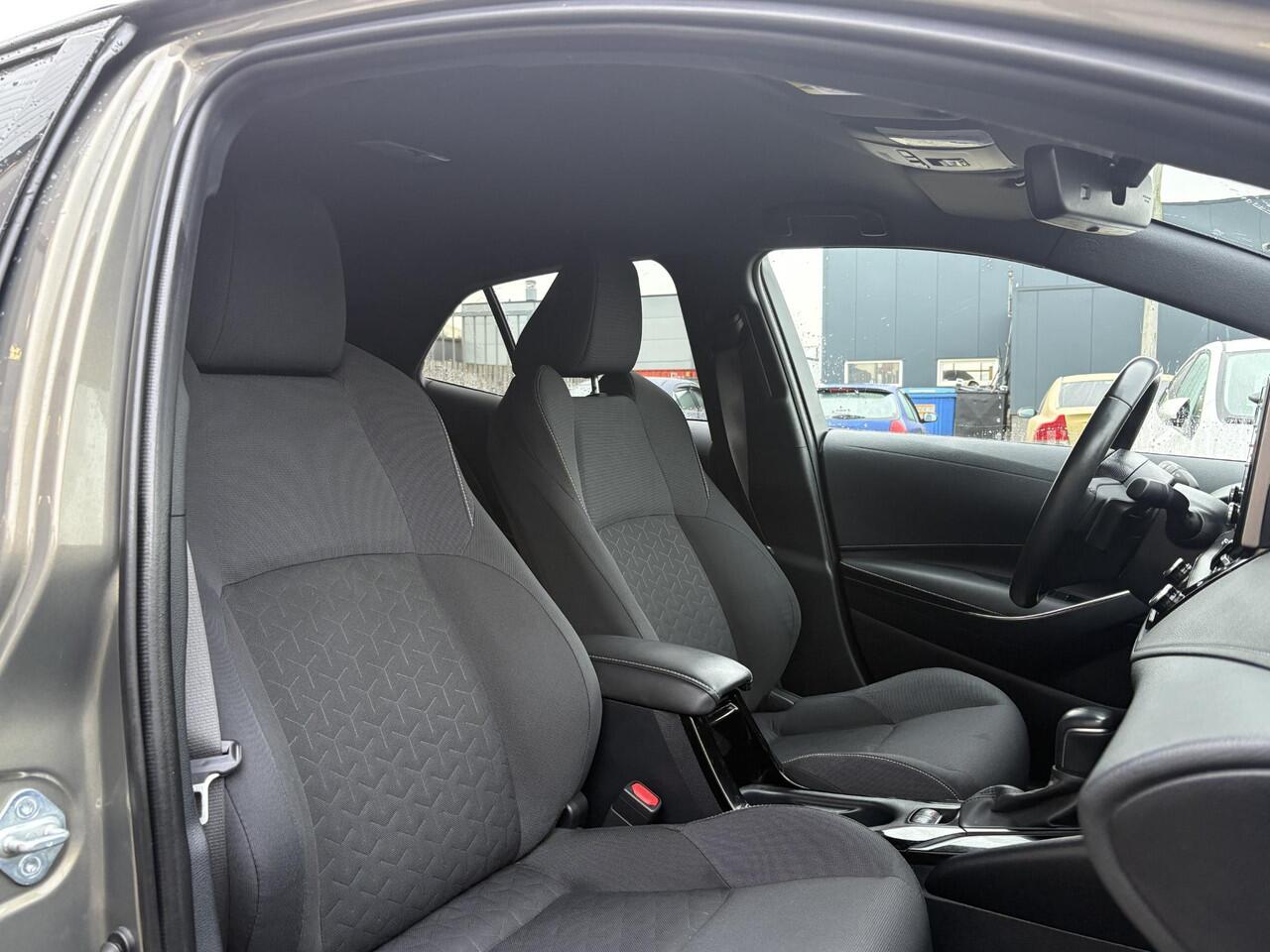 Toyota COROLLA 2.0 Hybrid Style 180 pk | Trekhaak