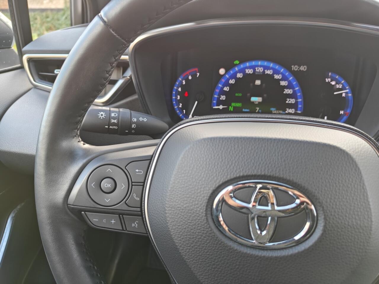 Toyota COROLLA 1.8 Hybrid First Ed. | Lederen bekleding