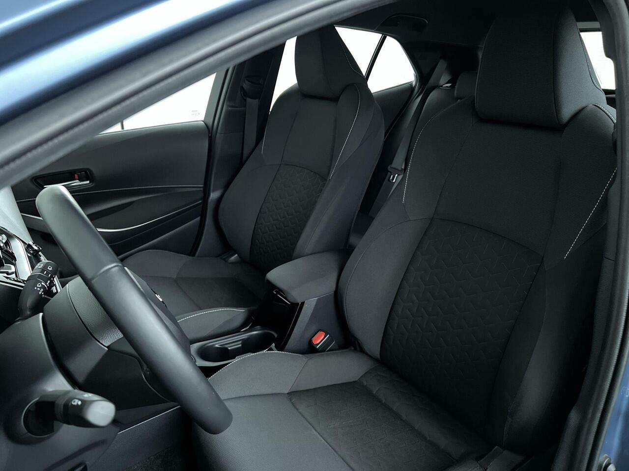 Toyota COROLLA 1.8 Hybrid Dynamic | Rijklaar | Navigatie | Climate Control | Camera Achter | Cruise Control Adaptief