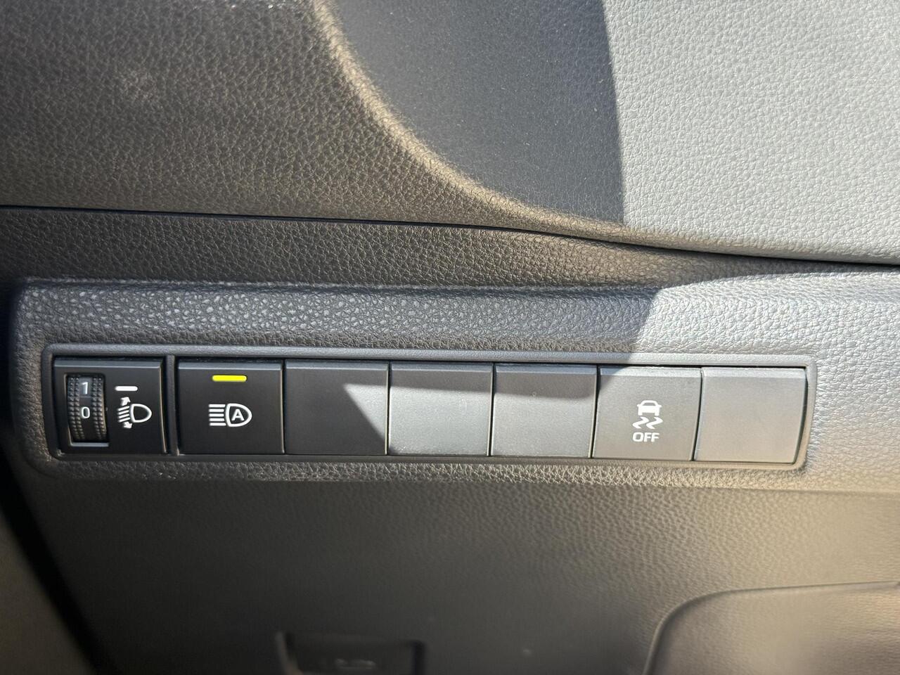 Toyota COROLLA 1.8 Hybrid Active | Afn. Trekhaak | Camera | ACC | Climate control | DAB | 17" Lichtmetaal