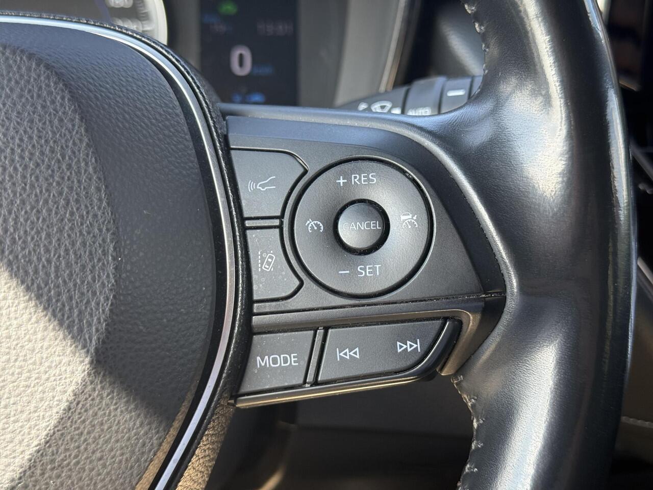 Toyota COROLLA 1.8 Hybrid Active | Afn. Trekhaak | Camera | ACC | Climate control | DAB | 17" Lichtmetaal