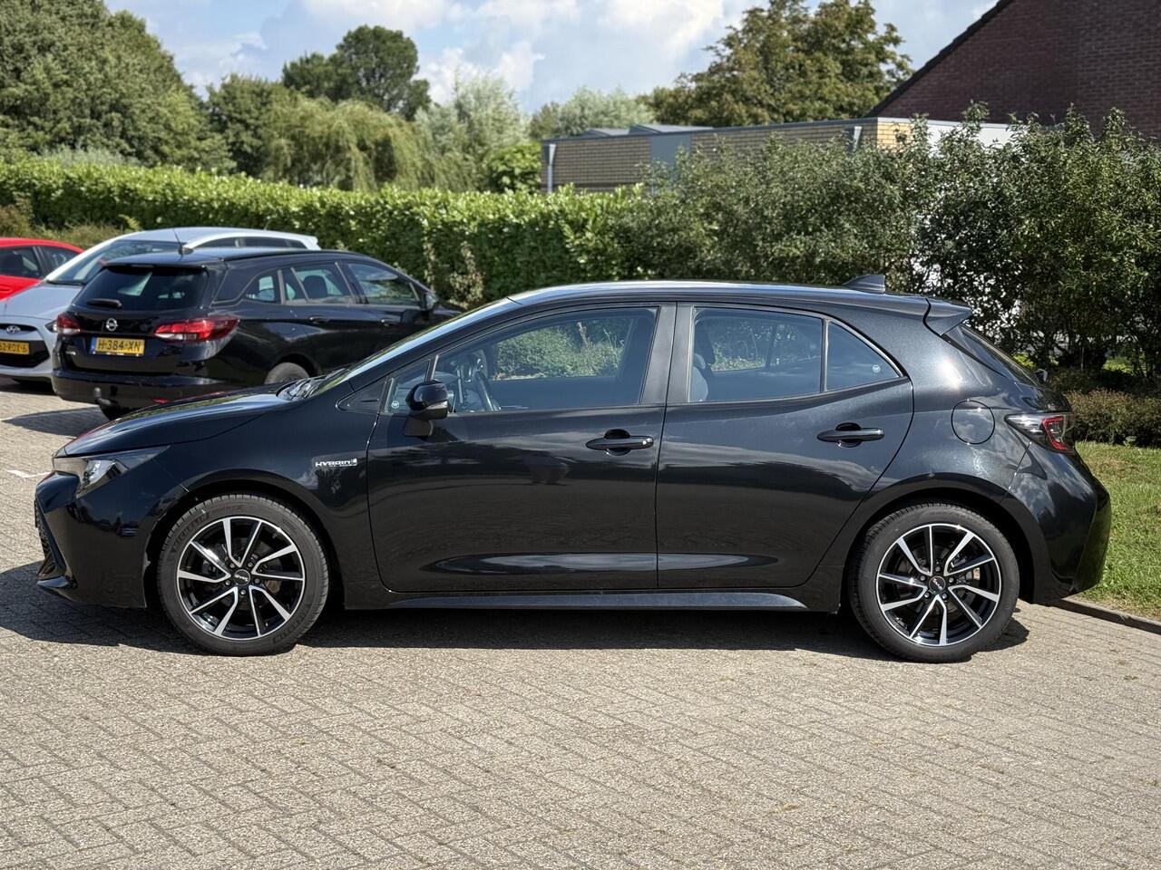 Toyota COROLLA 1.8 Hybrid Active | Afn. Trekhaak | Camera | ACC | Climate control | DAB | 17" Lichtmetaal