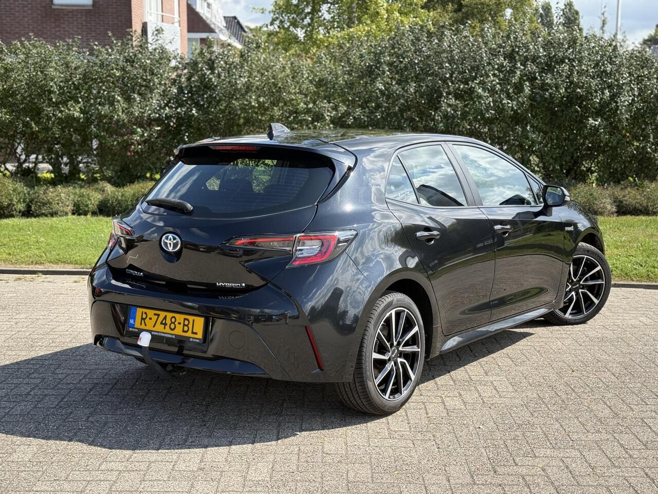 Toyota COROLLA 1.8 Hybrid Active | Afn. Trekhaak | Camera | ACC | Climate control | DAB | 17" Lichtmetaal