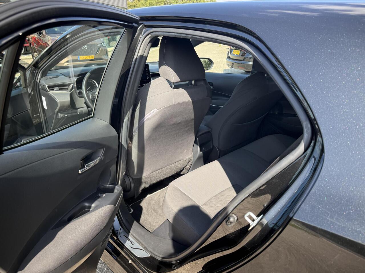 Toyota COROLLA 1.8 Hybrid Active | Afn. Trekhaak | Camera | ACC | Climate control | DAB | 17" Lichtmetaal