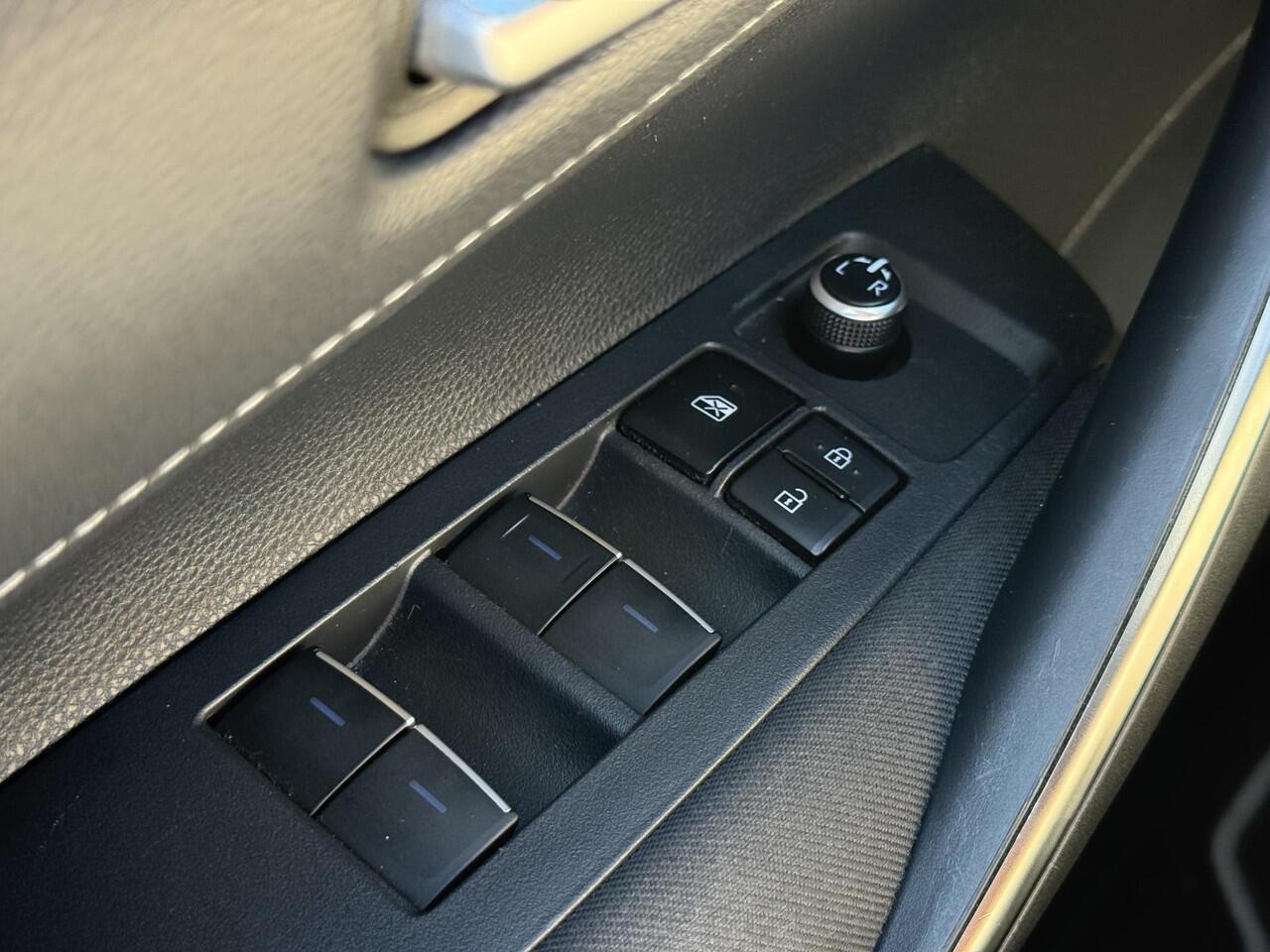 Toyota COROLLA 1.8 Hybrid Active | Afn. Trekhaak | Camera | ACC | Climate control | DAB | 17" Lichtmetaal