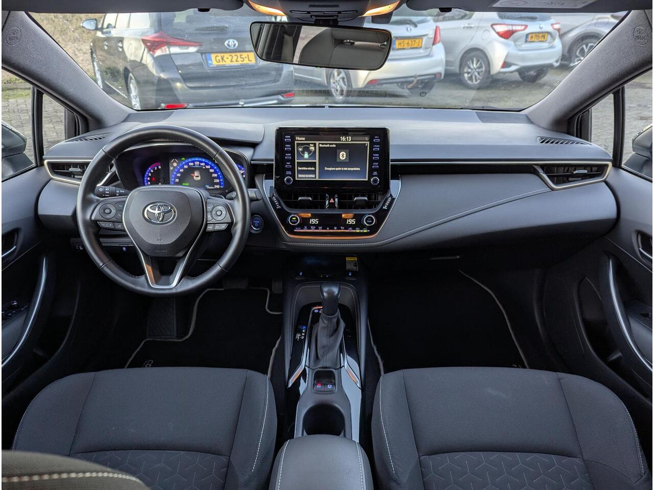 Toyota COROLLA 2.0 Hybrid Business Plus | Dealer OH | Bi-tone | Stoelverwarming | ACC | LED | Keyless | Camera | Qi-Lader