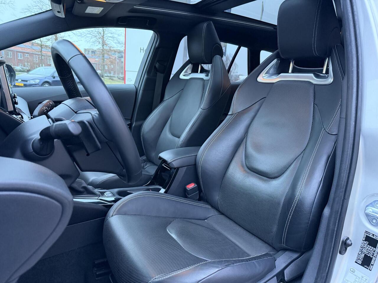 Toyota COROLLA Touring Sports 2.0 Hybrid Premium Trekhaak | Ruime auto vol luxe! | HUD | Stoelverwarming | JBL Premium audio | Elektr. achterklep |