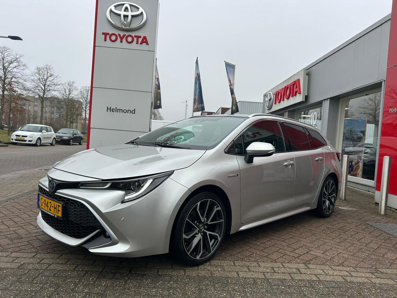 Toyota COROLLA Touring Sports 2.0 Hybrid Premium Trekhaak | Ruime auto vol luxe! | HUD | Stoelverwarming | JBL Premium audio | Elektr. achterklep |
